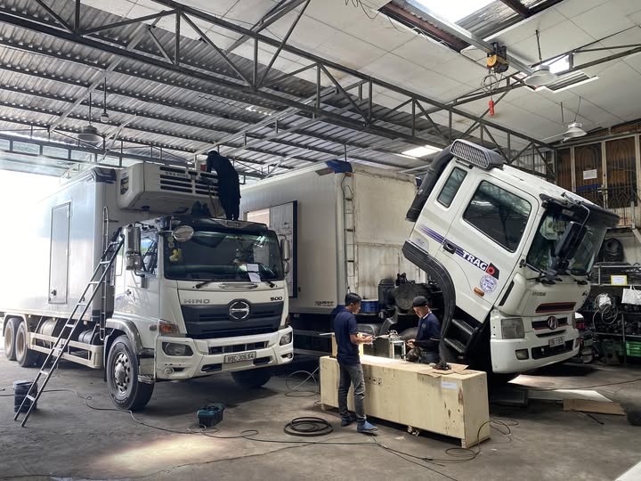 Lắp máy lạnh thùng xe tải đông lạnh